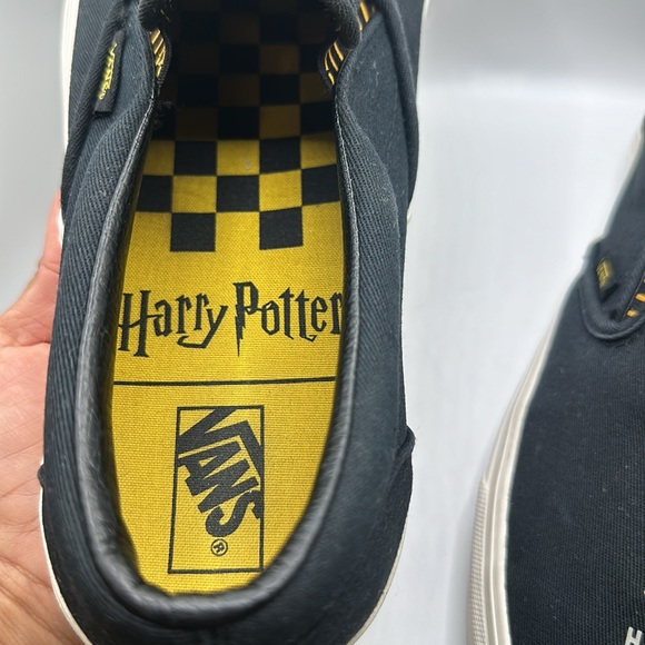 Harry Potter x Classic Slip-On 'Hufflepuff' US Man Size 11 like new - Picture 8 of 13